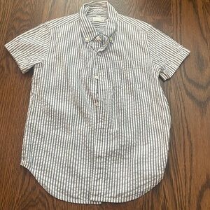 Lot of 2–Excellent condition boys button down shirt size 8 and M